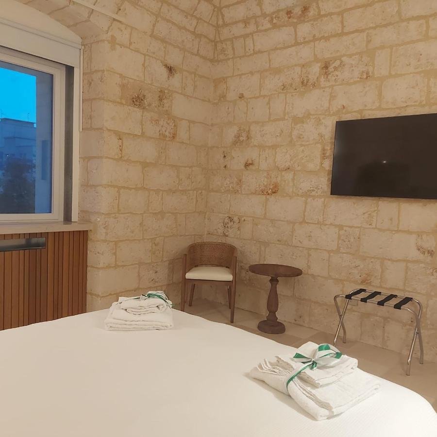 Palazzo Momi Bed and Breakfast Bari Exteriör bild