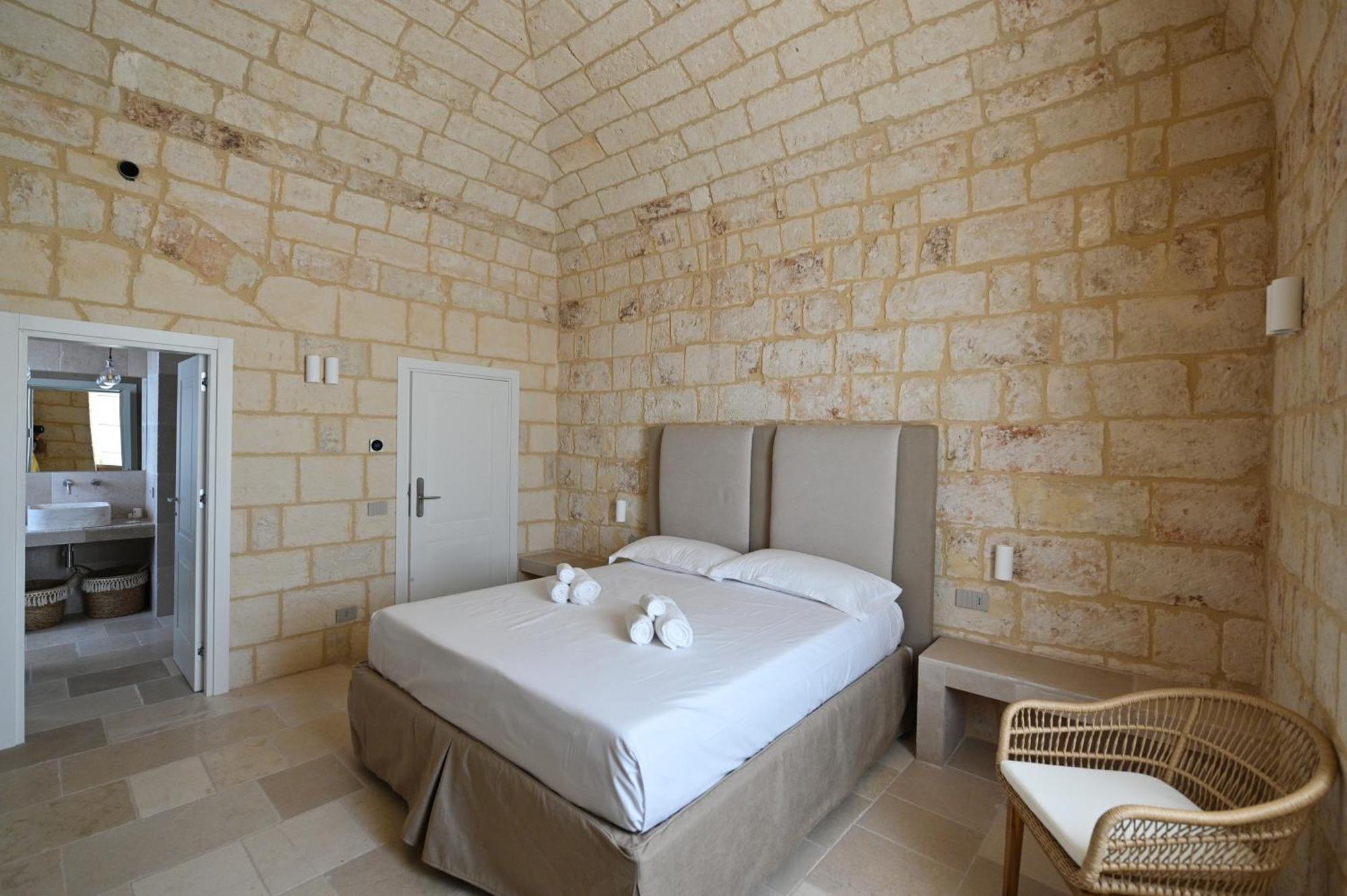Palazzo Momi Bed and Breakfast Bari Exteriör bild