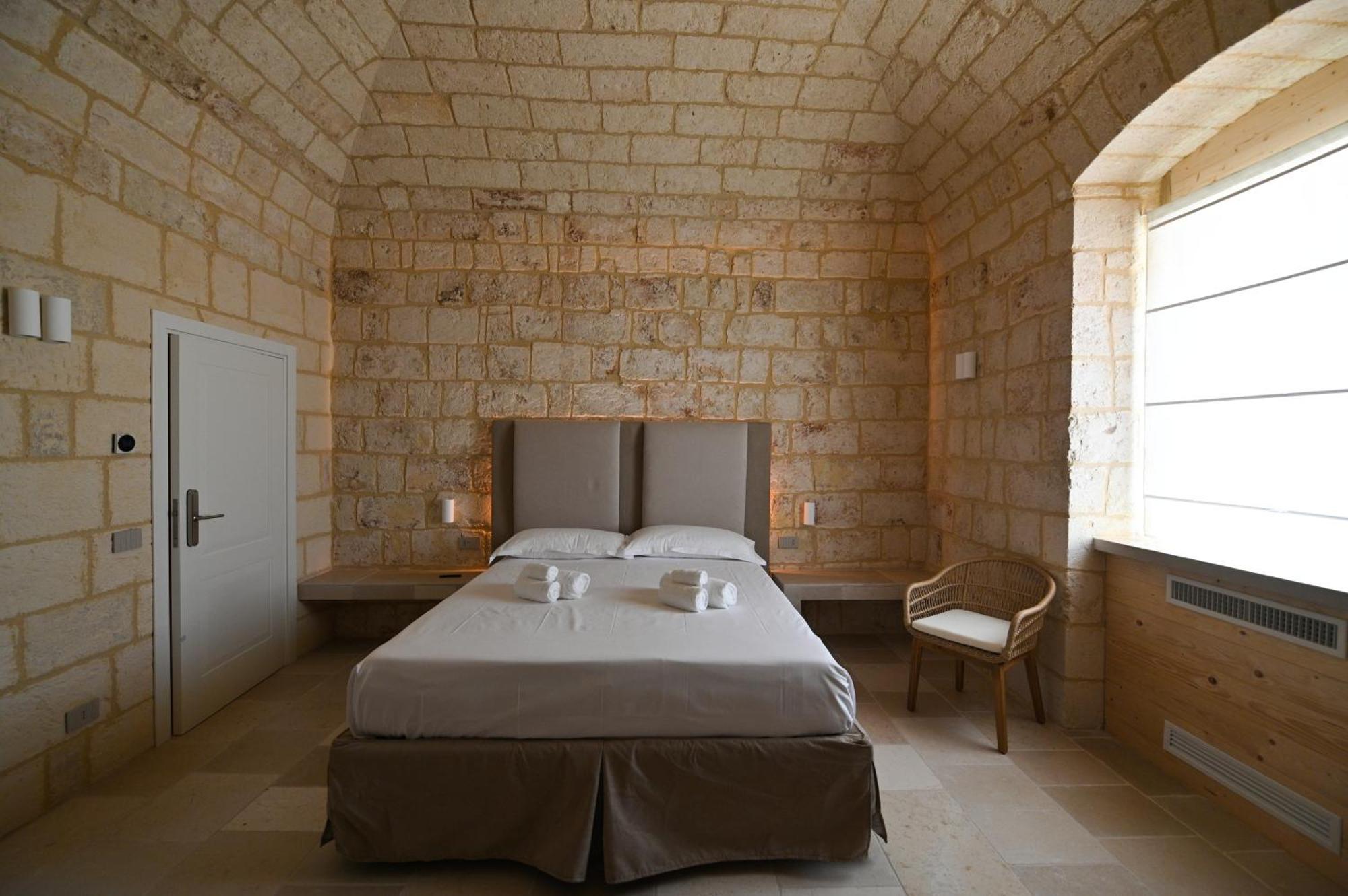 Palazzo Momi Bed and Breakfast Bari Exteriör bild