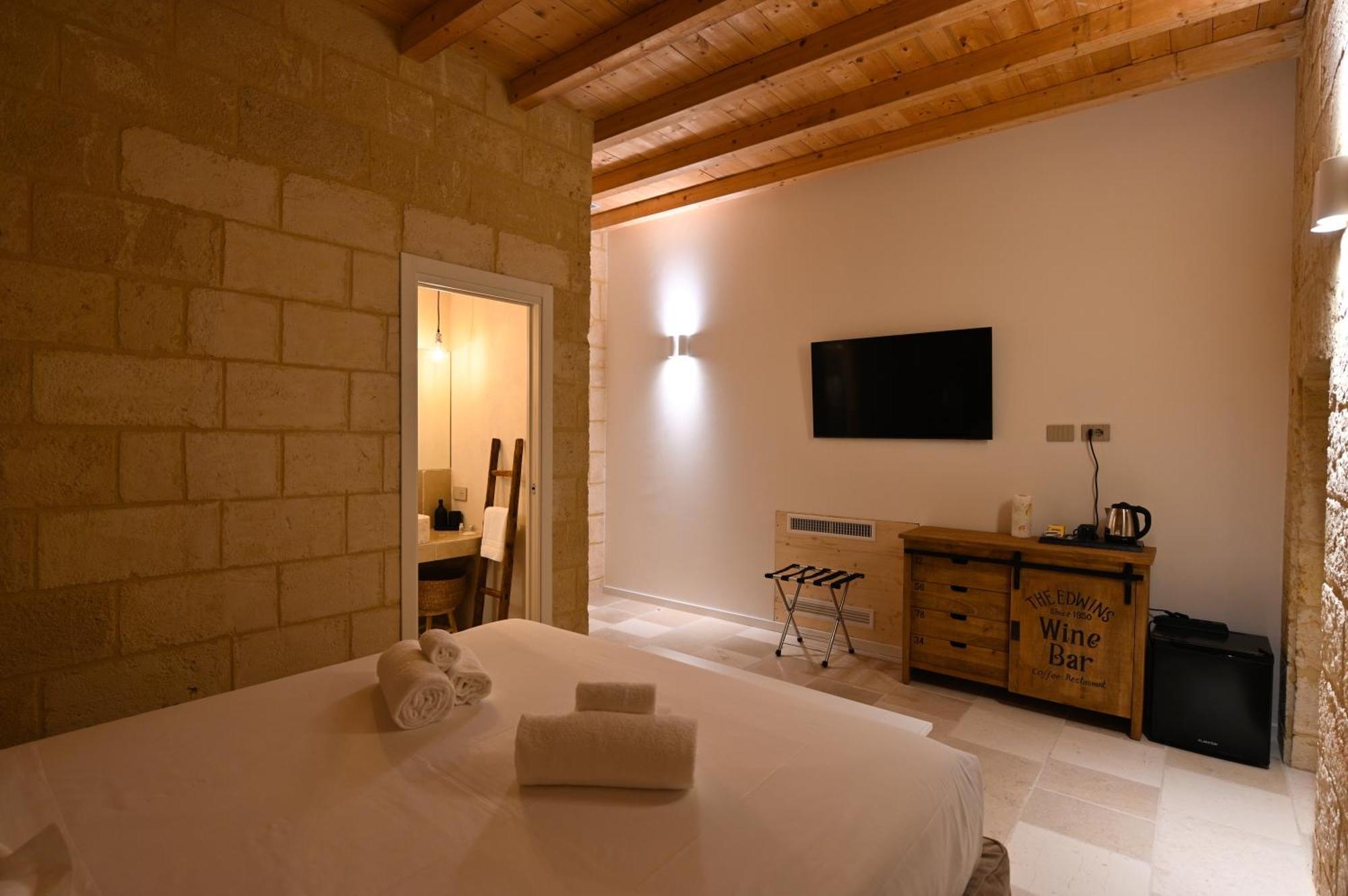 Palazzo Momi Bed and Breakfast Bari Exteriör bild