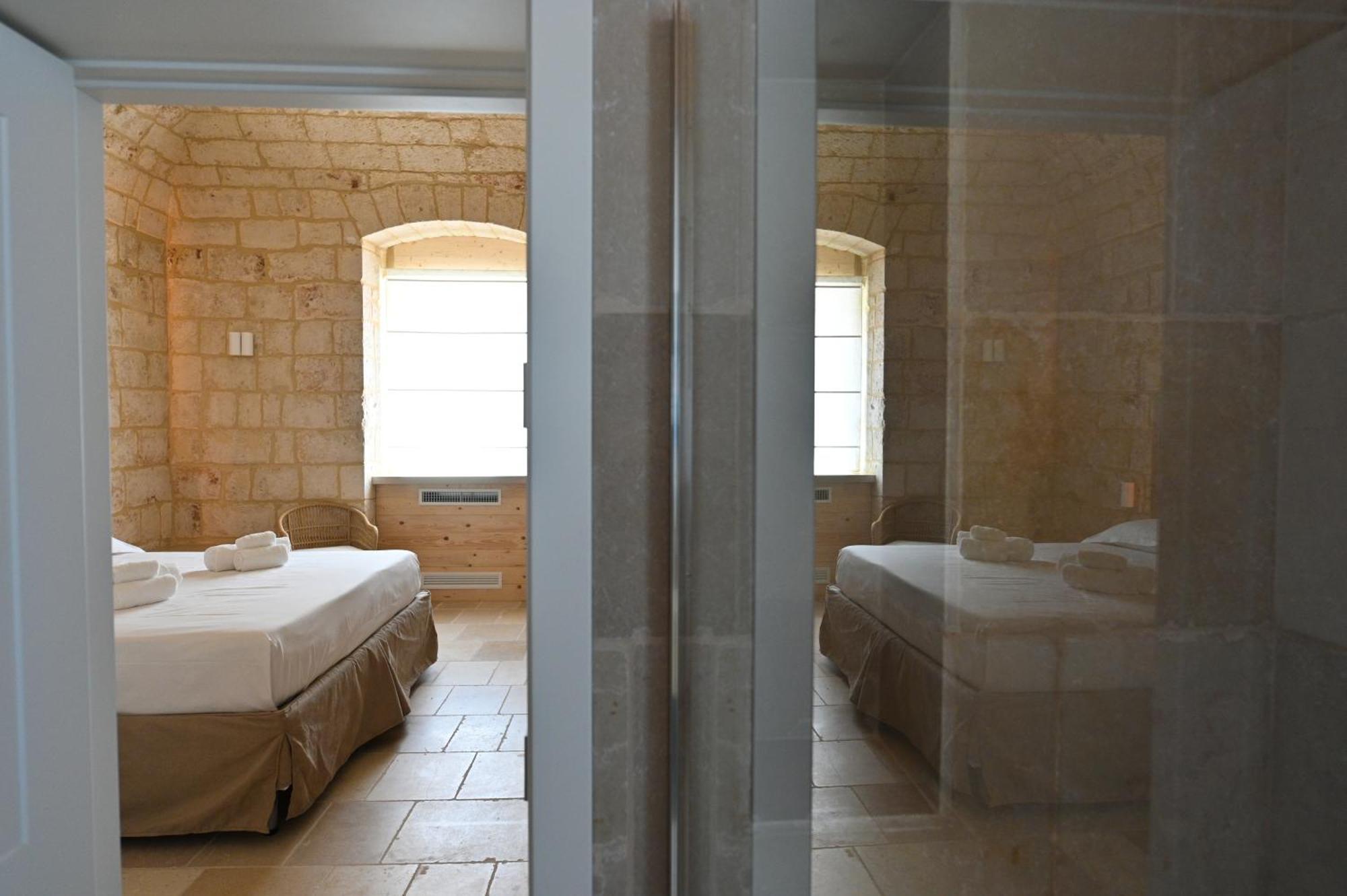 Palazzo Momi Bed and Breakfast Bari Exteriör bild