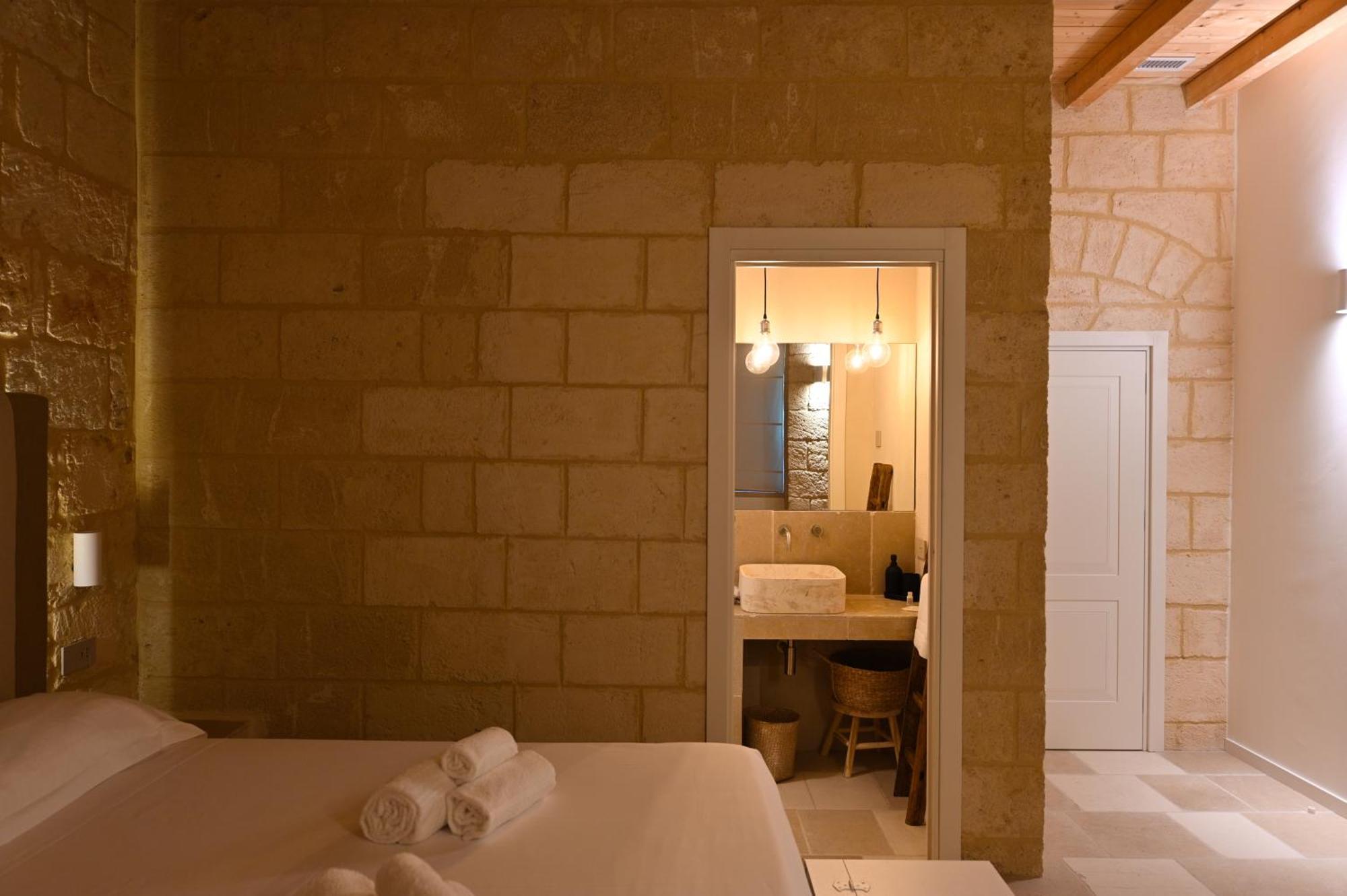 Palazzo Momi Bed and Breakfast Bari Exteriör bild