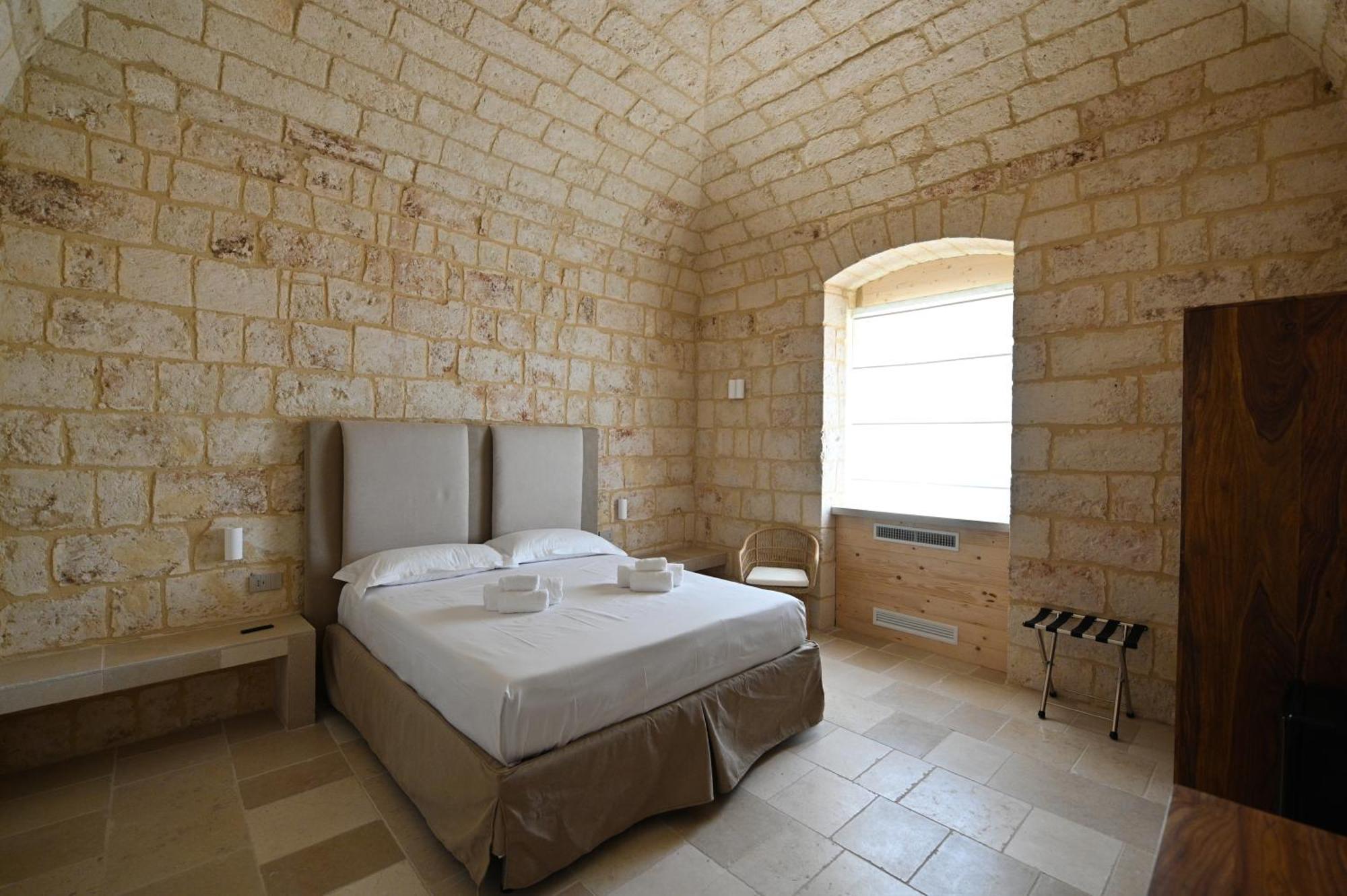 Palazzo Momi Bed and Breakfast Bari Exteriör bild