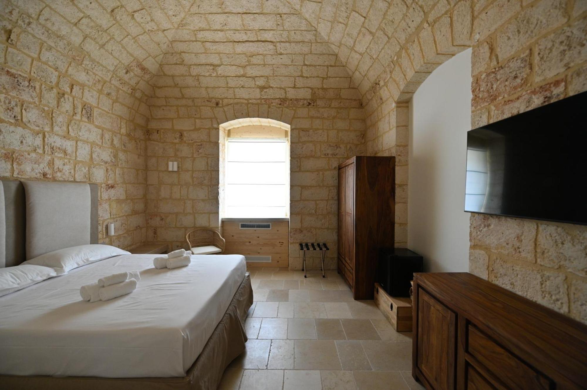 Palazzo Momi Bed and Breakfast Bari Exteriör bild