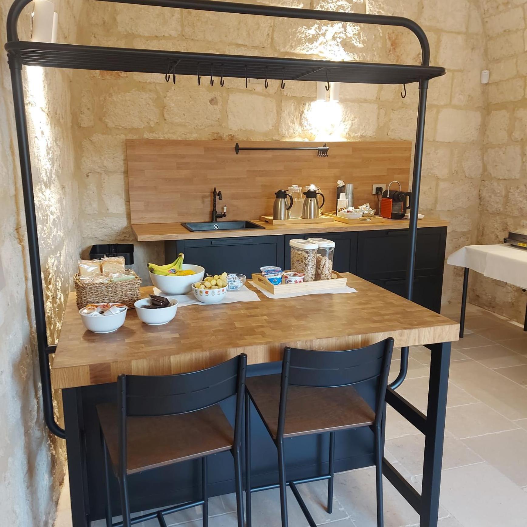 Palazzo Momi Bed and Breakfast Bari Exteriör bild